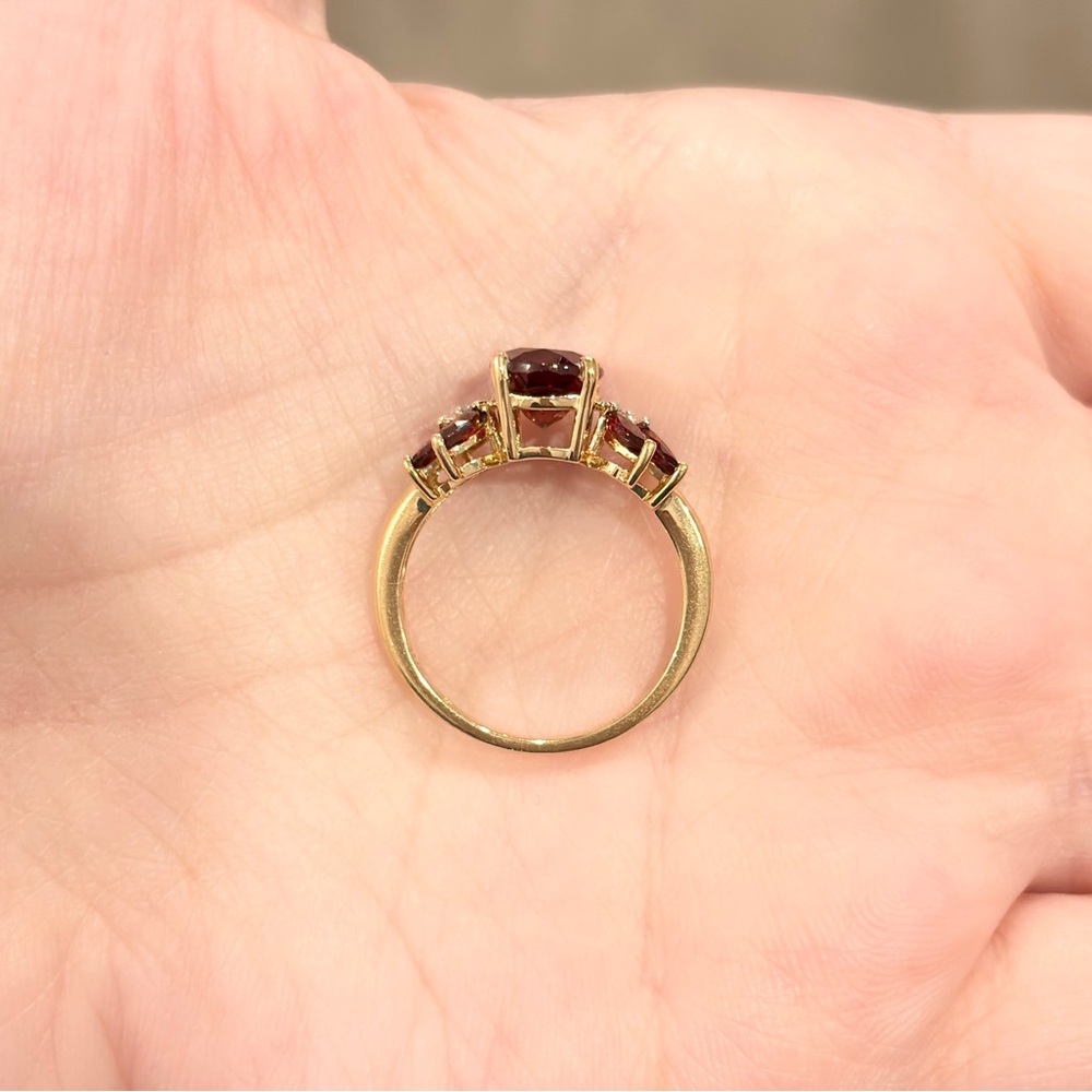 Garnet Gold Ring: Natural gemstone oval pyrope red diamond 10K solid yellow gold - Picture 13 of 15